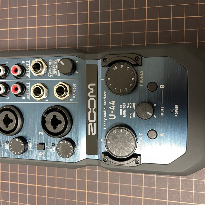 ZOOM U-44の画像